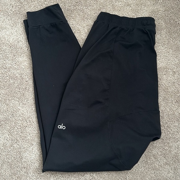 Alo Yoga Conquer Pant - Picture 1 of 8
